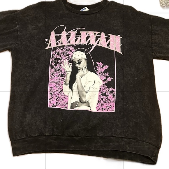 Black vintage Aaliyah loose fit ladies sweatshirt - Picture 1 of 3